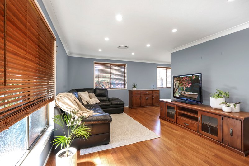 Photo - 18 Dunemann Street, Kearneys Spring QLD 4350 - Image 3