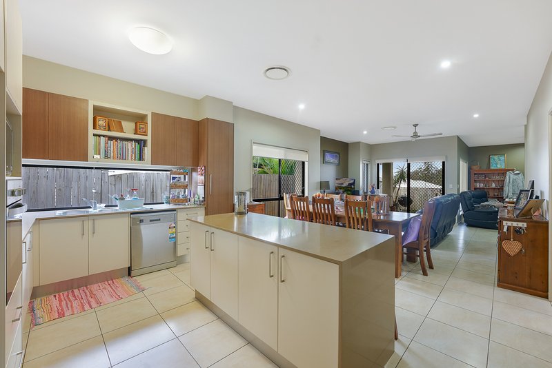 Photo - 18 Duporth Crescent, Dakabin QLD 4503 - Image 2