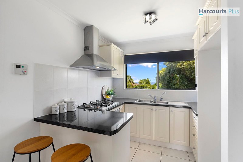 Photo - 18 Dutchman Drive, Hallett Cove SA 5158 - Image 5