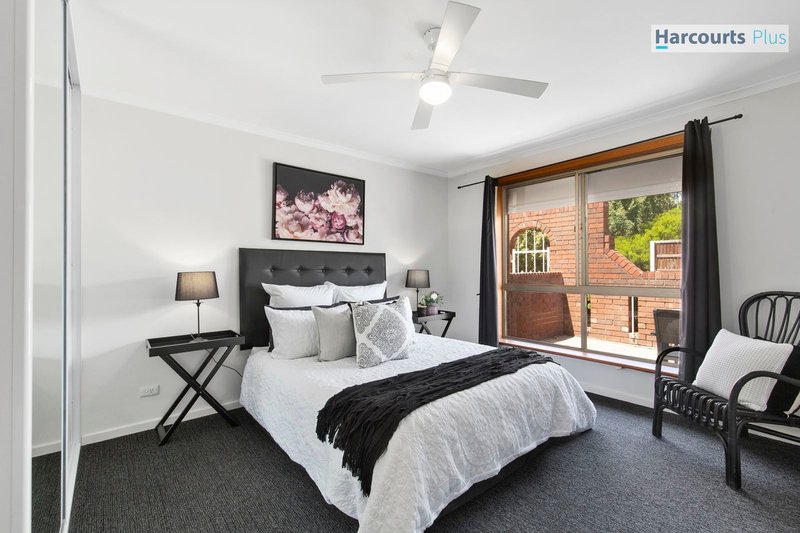 Photo - 18 Dutchman Drive, Hallett Cove SA 5158 - Image 6