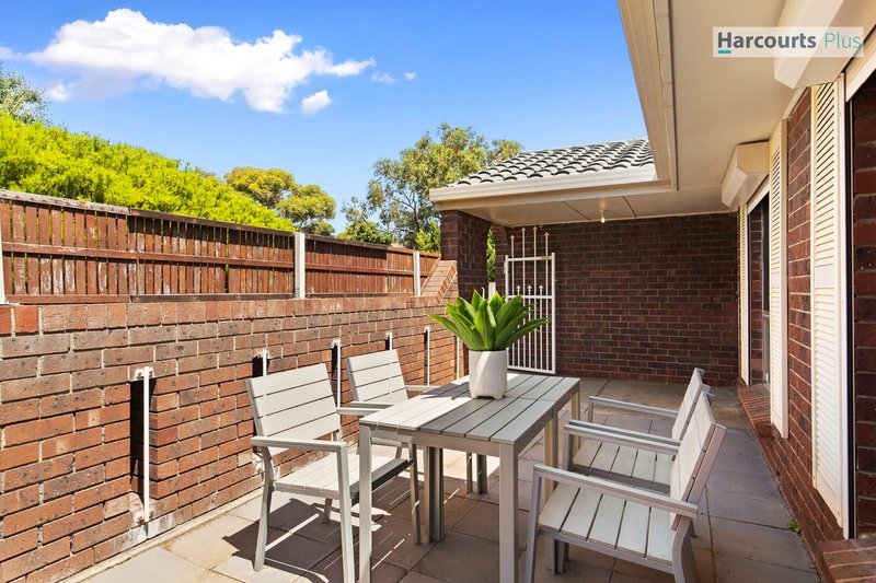 Photo - 18 Dutchman Drive, Hallett Cove SA 5158 - Image 10