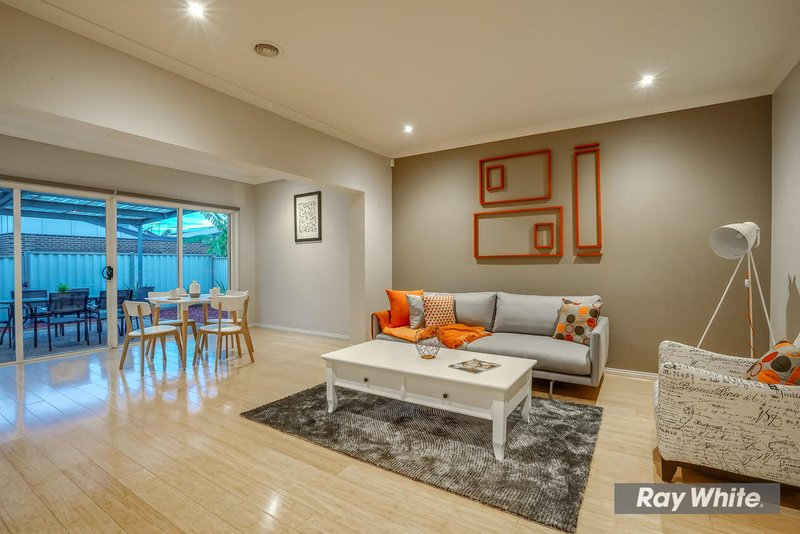 Photo - 18 Eagles Nest Way, Point Cook VIC 3030 - Image 6