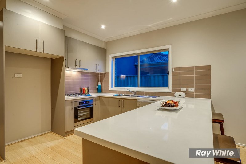 Photo - 18 Eagles Nest Way, Point Cook VIC 3030 - Image 8