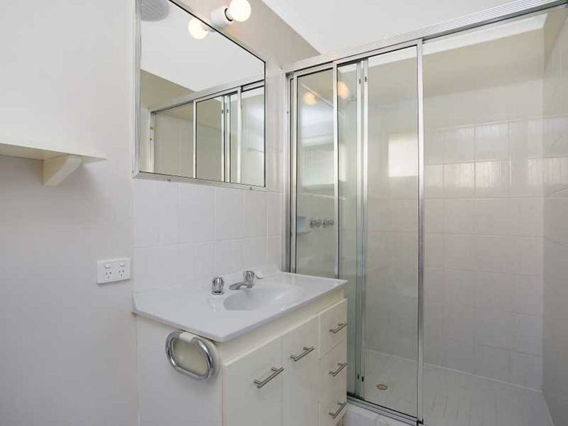 Photo - 18 Ealing , Nerang QLD 4211 - Image 7