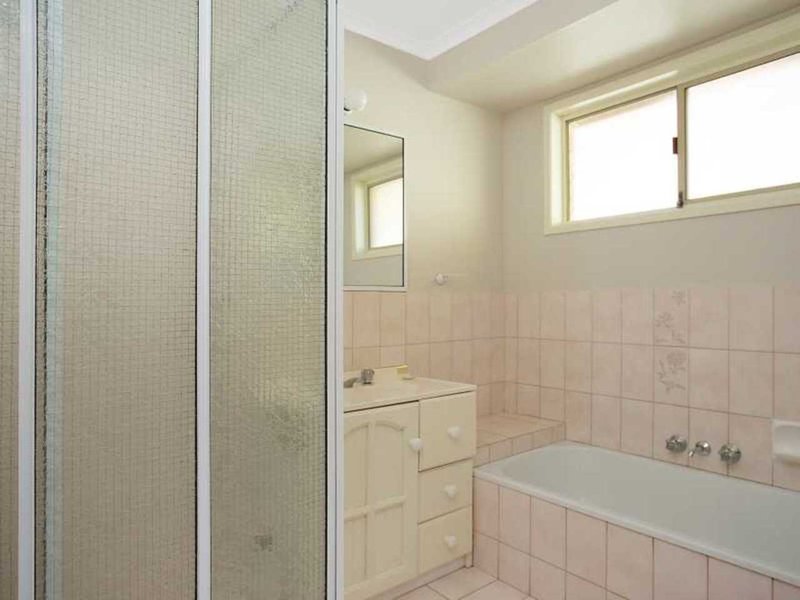 Photo - 18 Ealing , Nerang QLD 4211 - Image 9