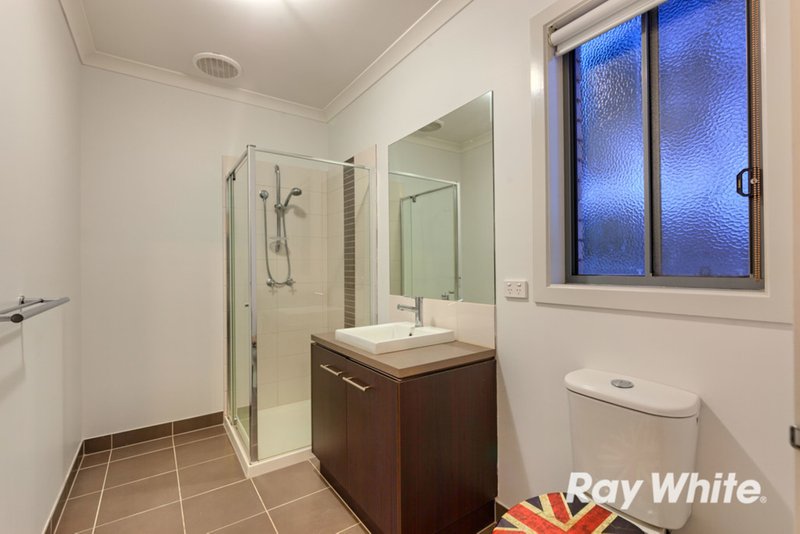 Photo - 18 Earth Street, Point Cook VIC 3030 - Image 10