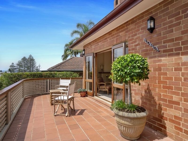 Photo - 18 Eastbank Avenue, Collaroy NSW 2097 - Image 2