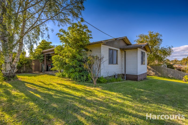 18 Eastern Avenue, Newborough VIC 3825