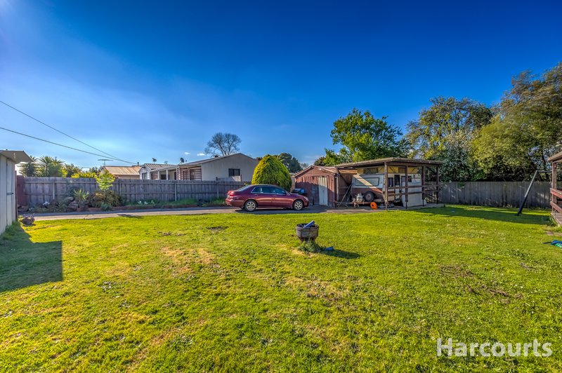 Photo - 18 Eastern Avenue, Newborough VIC 3825 - Image 15