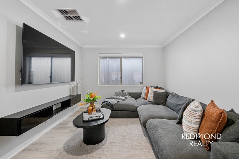 Photo - 18 Eastleigh Loop, Currambine WA 6028 - Image 10