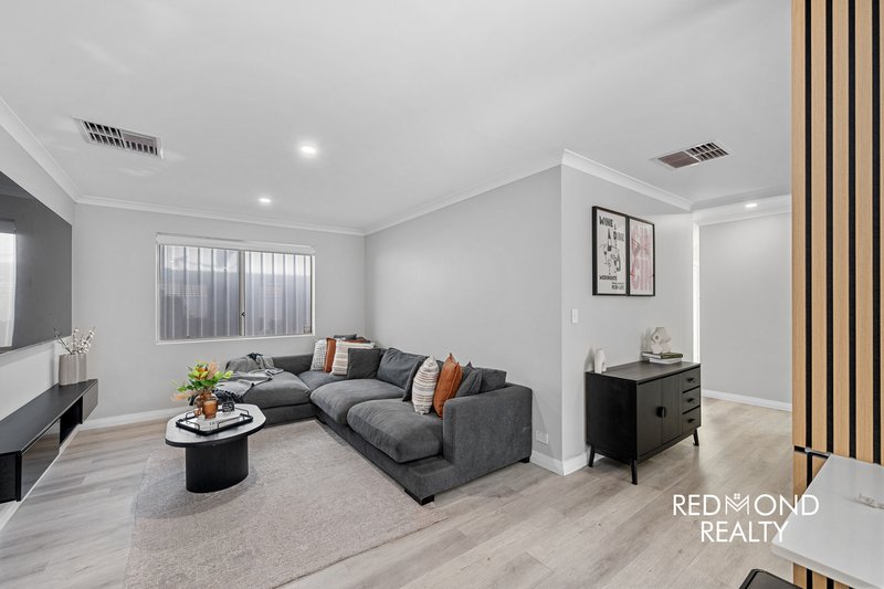 Photo - 18 Eastleigh Loop, Currambine WA 6028 - Image 11