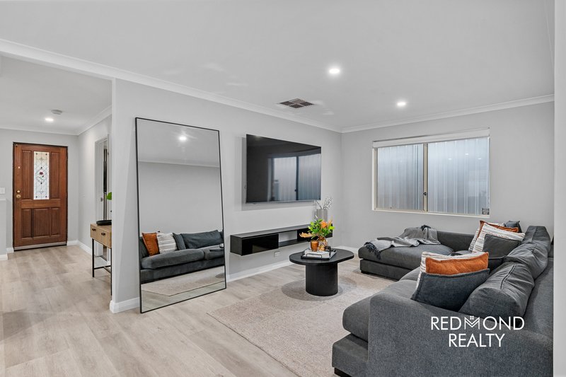 Photo - 18 Eastleigh Loop, Currambine WA 6028 - Image 12