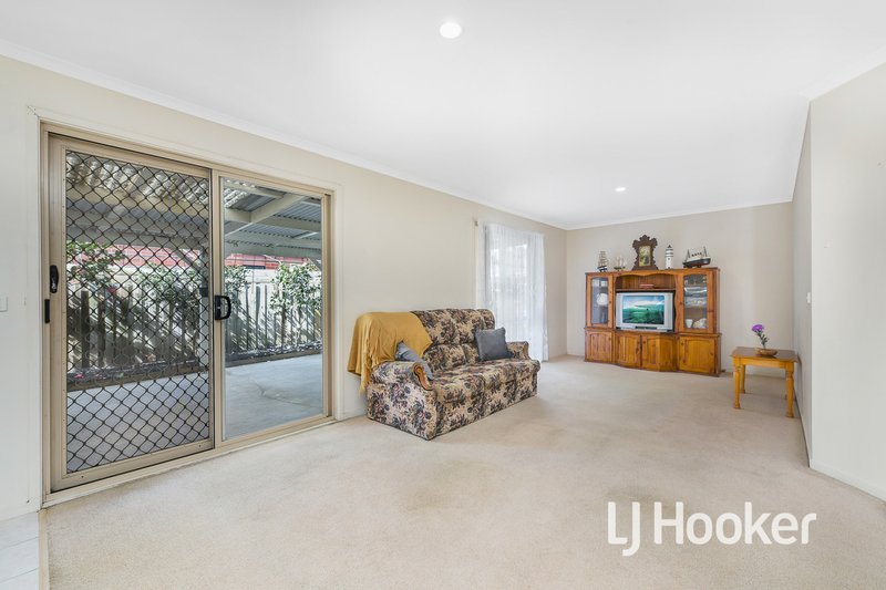 Photo - 18 Eclipse Court, Hampton Park VIC 3976 - Image 3