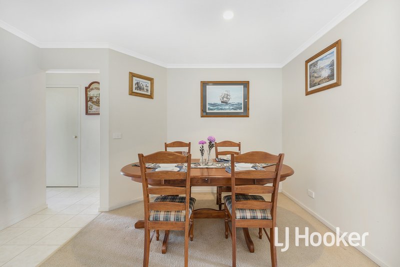 Photo - 18 Eclipse Court, Hampton Park VIC 3976 - Image 6