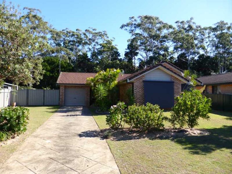 18 Eden Place, Tuncurry NSW 2428