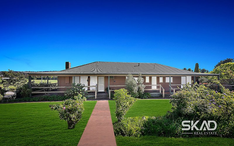 Photo - 18 Eden Place, Wallan VIC 3756 - Image 3