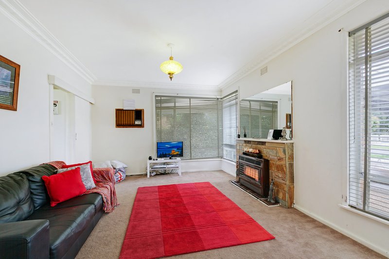 Photo - 18 Edmondson Street, Lalor VIC 3075 - Image 4