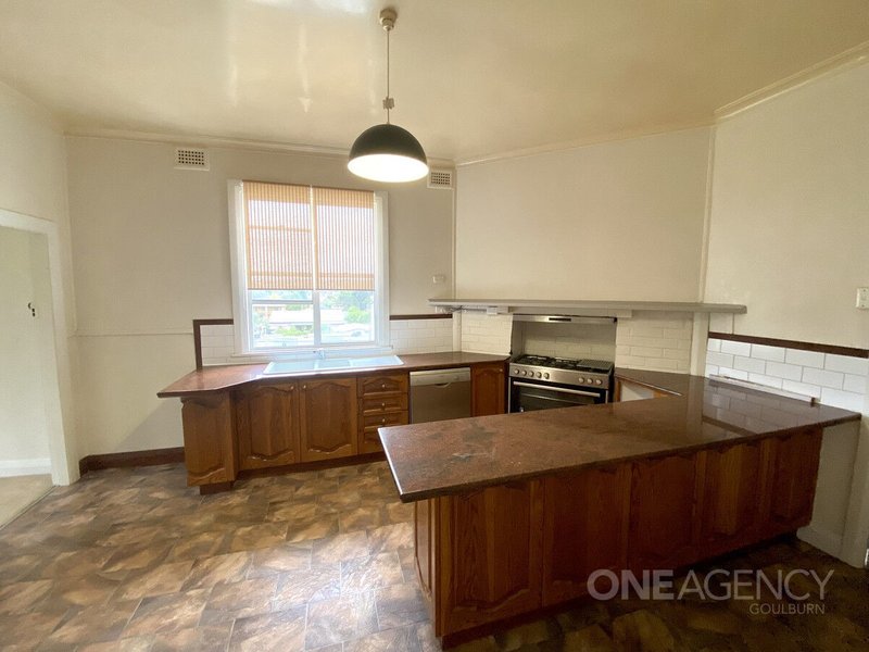 Photo - 18 Eleanor Street, Goulburn NSW 2580 - Image 2