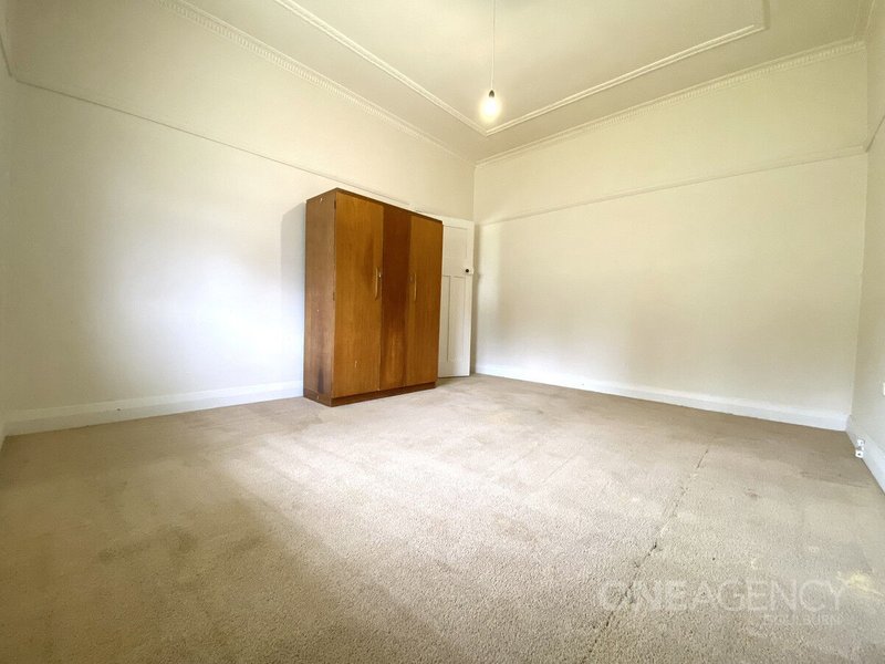Photo - 18 Eleanor Street, Goulburn NSW 2580 - Image 4