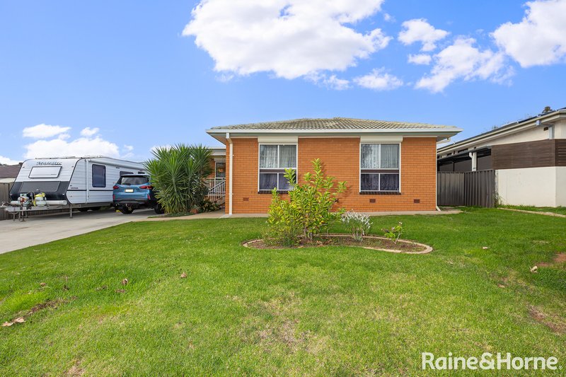 Photo - 18 Elizabeth Avenue, Forest Hill NSW 2651 - Image 1