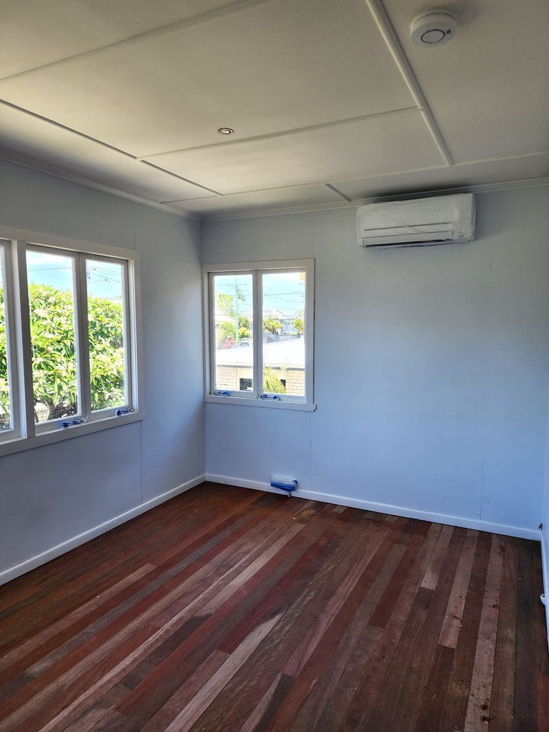 Photo - 18 Ellen Street, Woody Point QLD 4019 - Image 3