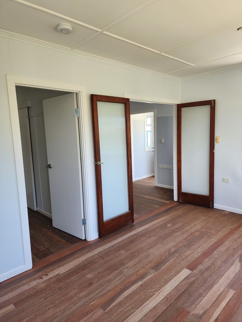 Photo - 18 Ellen Street, Woody Point QLD 4019 - Image 4