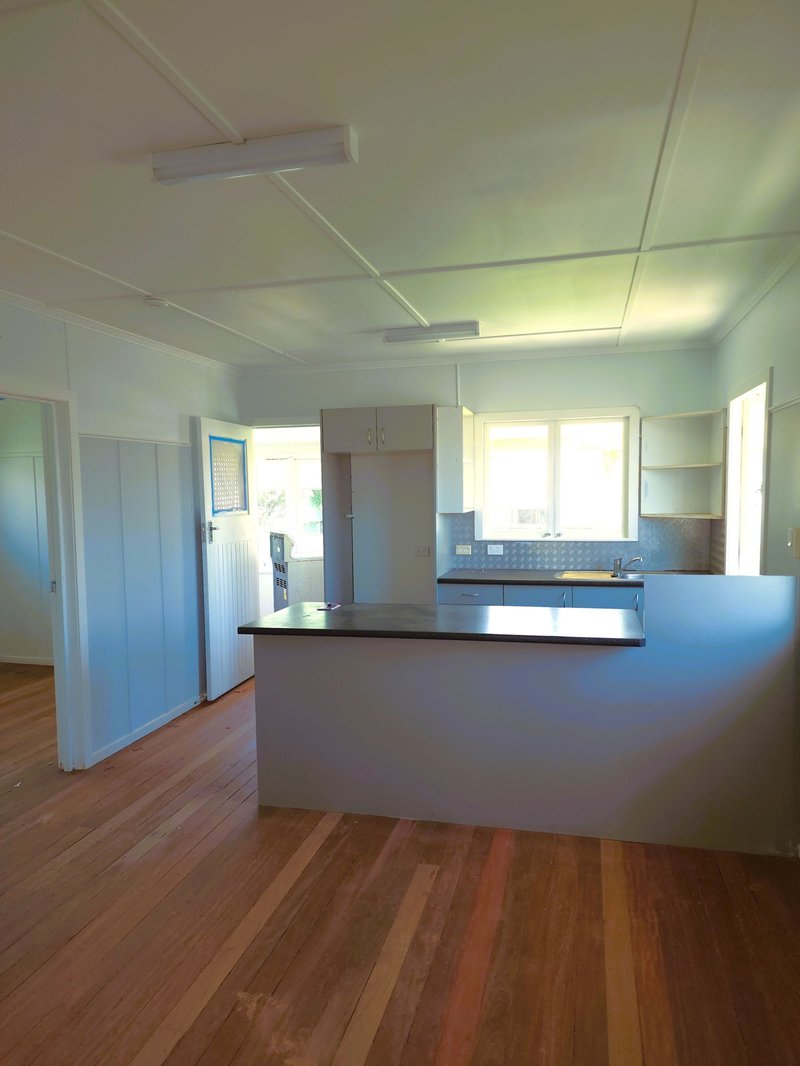 Photo - 18 Ellen Street, Woody Point QLD 4019 - Image 7