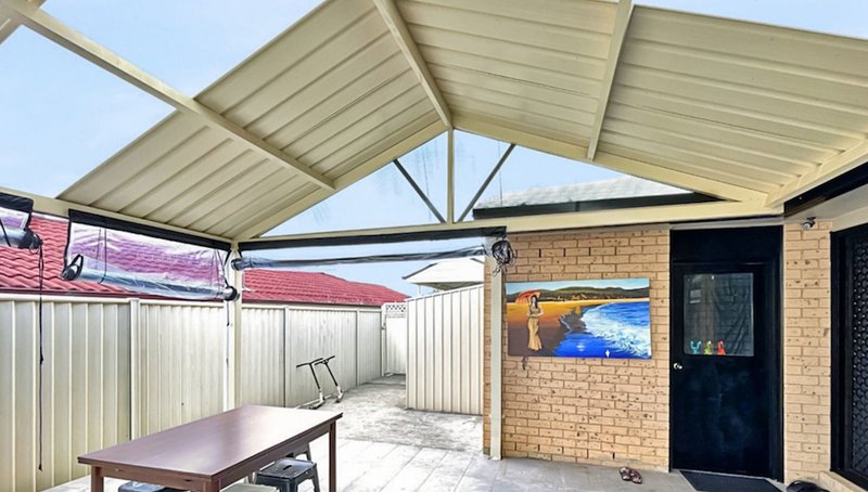 Photo - 18 Elliot Place, St Helens Park NSW 2560 - Image 5