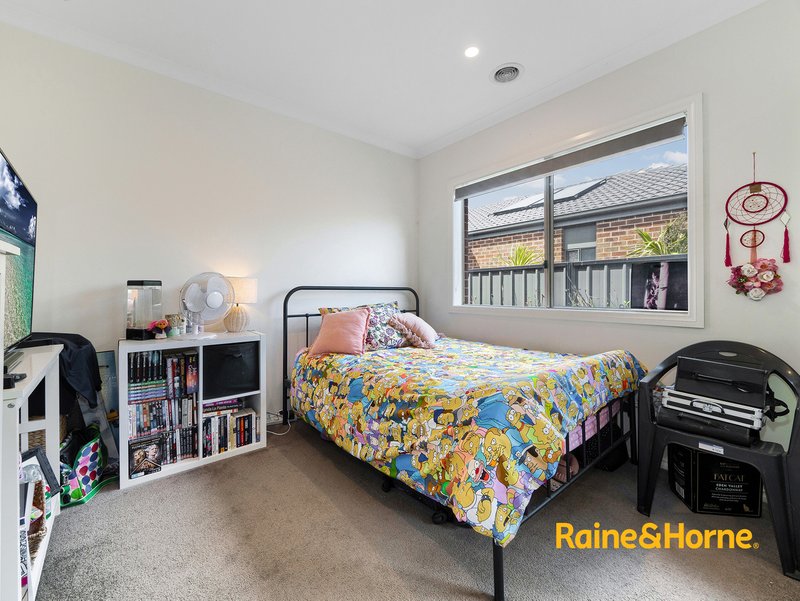 Photo - 18 Elodea Way, Cranbourne North VIC 3977 - Image 19