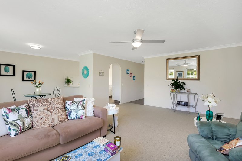 Photo - 1/8 Elwood Court, Burleigh Waters QLD 4220 - Image 5