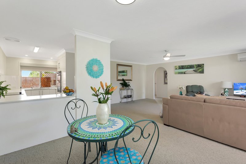 Photo - 1/8 Elwood Court, Burleigh Waters QLD 4220 - Image 6