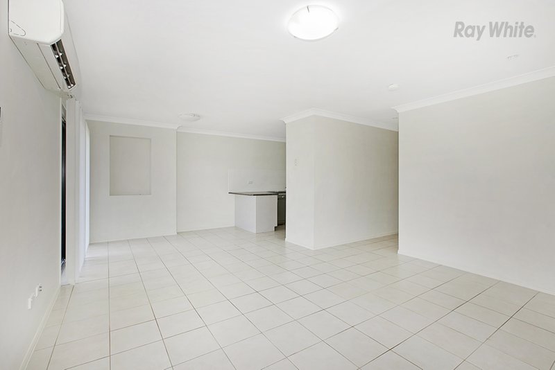 Photo - 1/8 Emirates Street, North Lakes QLD 4509 - Image 5