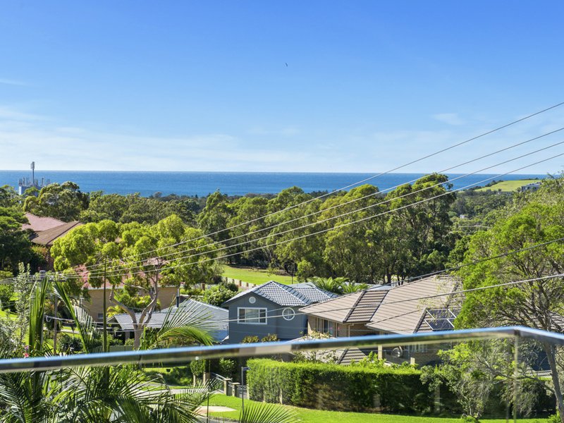 Photo - 18 Emma Street, Mona Vale NSW 2103 - Image 2