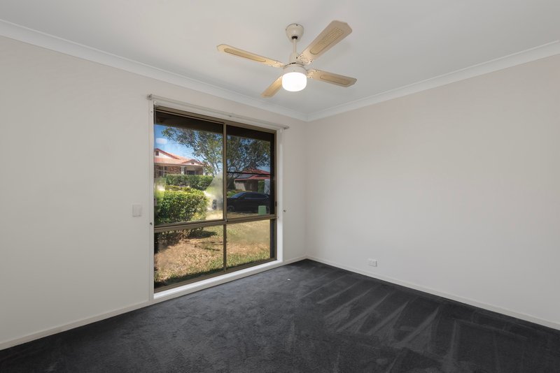 Photo - 18 Enderbury Crescent, Pacific Pines QLD 4211 - Image 7