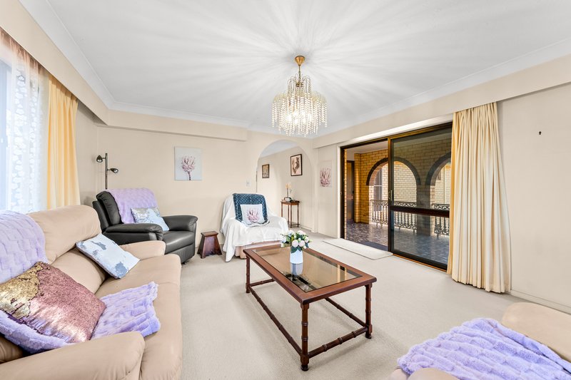 Photo - 18 Epsom Street, Macgregor QLD 4109 - Image 3
