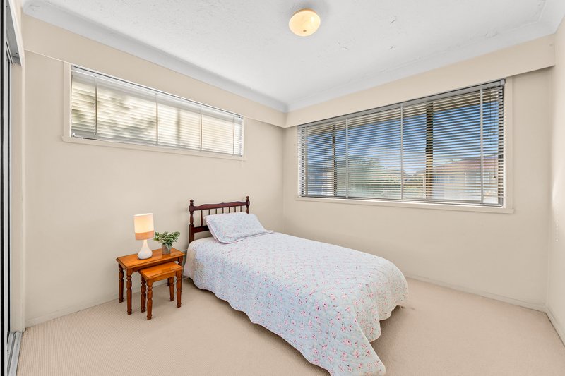 Photo - 18 Epsom Street, Macgregor QLD 4109 - Image 11