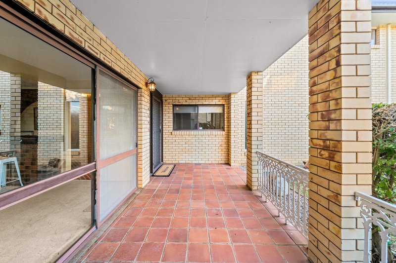 Photo - 18 Epsom Street, Macgregor QLD 4109 - Image 14
