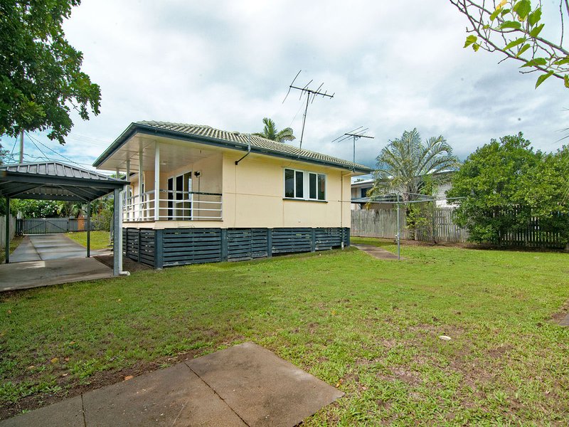 Photo - 18 Ettarre Street, Bracken Ridge QLD 4017 - Image 17