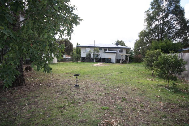 Photo - 18 Evans Cres , Warwick QLD 4370 - Image 9