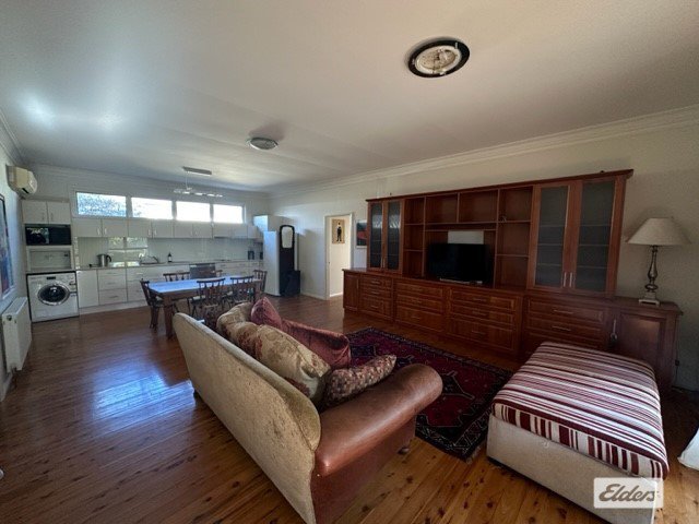 Photo - 18 Evans Street, Wollongong NSW 2500 - Image 5