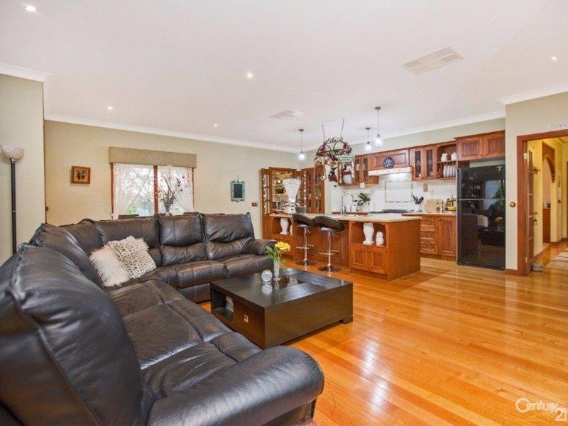 Photo - 18 Eventide Rise, Pakenham VIC 3810 - Image 12