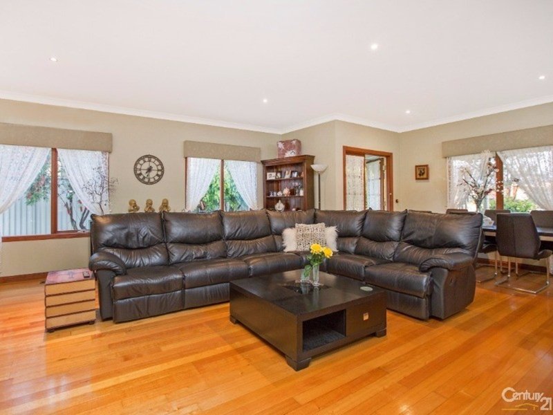 Photo - 18 Eventide Rise, Pakenham VIC 3810 - Image 13