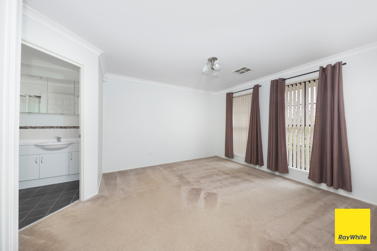 18 EYRE STREET, Bungendore NSW 2621 - Image 9