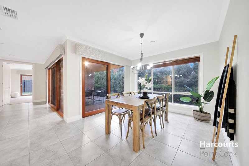 Photo - 18 Fairbridge Road, Point Cook VIC 3030 - Image 12