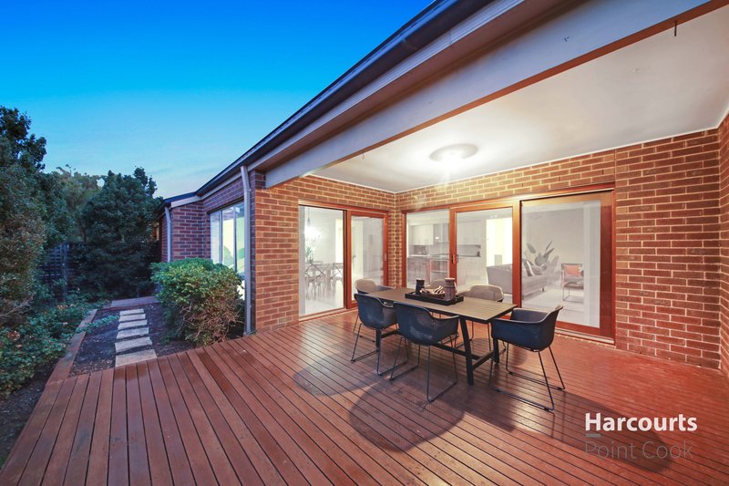 Photo - 18 Fairbridge Road, Point Cook VIC 3030 - Image 24