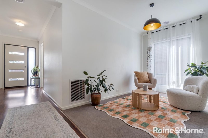 Photo - 18 Fairfield Crescent, Diggers Rest VIC 3427 - Image 4