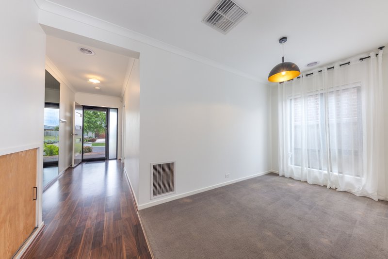Photo - 18 Fairfield Crescent, Diggers Rest VIC 3427 - Image 5