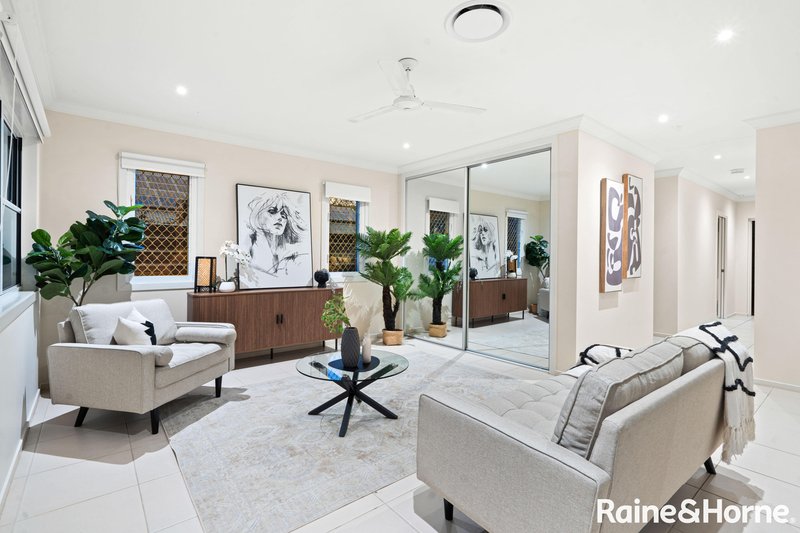 Photo - 18 Fairley Street, Indooroopilly QLD 4068 - Image 5