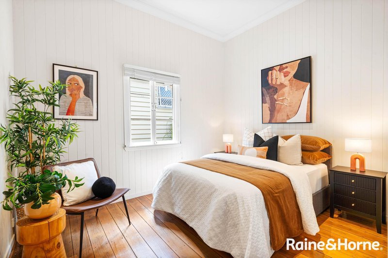 Photo - 18 Fairley Street, Indooroopilly QLD 4068 - Image 10