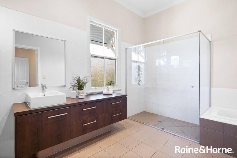 Photo - 18 Fairley Street, Indooroopilly QLD 4068 - Image 12